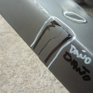 moldura rexton 2002 2004 inferior de parachoq trasero – daños