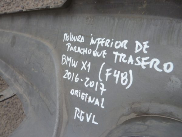 moldura bmw x1 f48 2016 2017 inferior de parachoq trasero - daños - Imagen 5