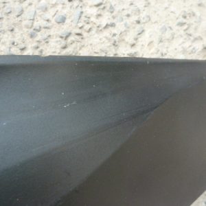 moldura tracker 2022 2024 puerta trasera chofer – daños