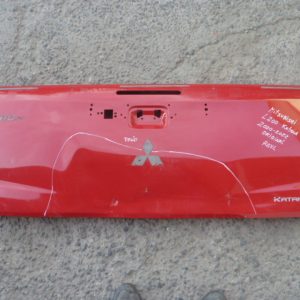 portalon tapa pick up l200 katana 2020 2022 abollada daños