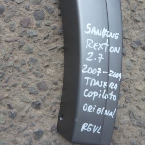 moldura ssangyong rexton 2.7 2007 2009 trasera copiloto