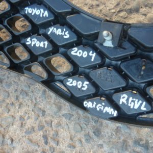 mascara toyota yaris sport 2004 2005 – impecable