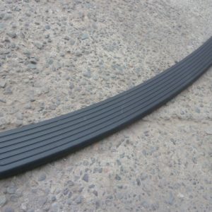 moldura ford explorer 2017 2019 superior de parach trasero daños