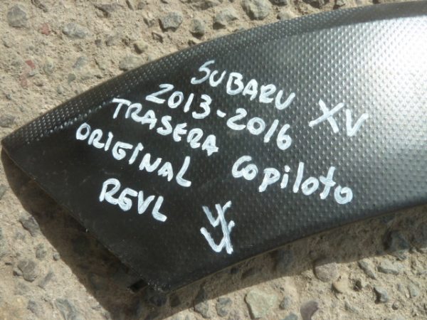 moldura subaru xv 2013 2016 costado trasera copiloto - Imagen 2