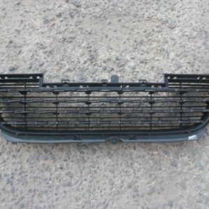 rejilla de parachoque peugeot 2008 2012 2018 – daño