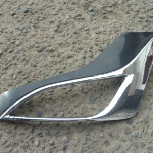 moldura tapa bisel de neblinero xuv500 2017 2020 chofer daños