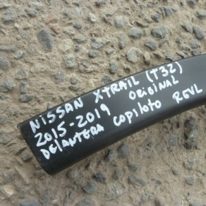 moldura xtrail t32 2015 2019 de tapabarro delantero copiloto daños