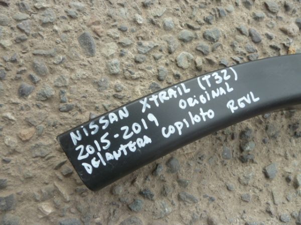 moldura xtrail t32 2015 2019 de tapabarro delantero copiloto daños - Imagen 2