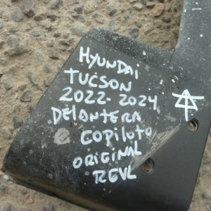 moldura tucson 2022 2024 tapabarro delantero copiloto daños