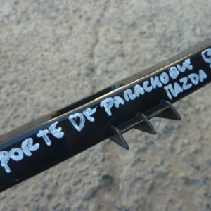 Mensula soporte mazda 3 2017 2018 de mascara lado chofer