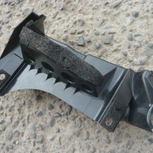 Mensula soporte legacy sedan 2008 2009 bajo foco trasero chofer