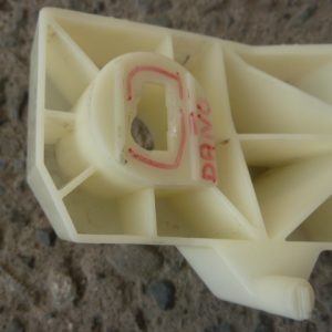 Mensula soporte guia dmax 2019 2020 delantero chofer daño