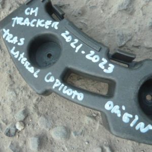 Mensula soporte guia chevrolet tracker 2021 2023 trasera copiloto