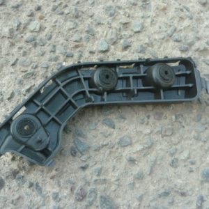 Mensula soporte guia chevrolet tracker 2014 2015 trasera copiloto