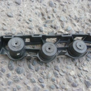 Mensula soporte chevroet onix 2017 2019 bajo foco trasero chofer