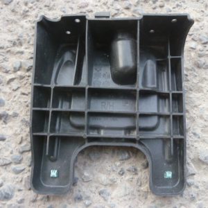 Mensula soporte silverado 2020 2023 inf de guardafango copiloto