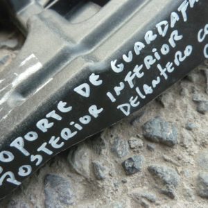 Mensula soporte silverado 2020 2023 inf de guardafango copiloto