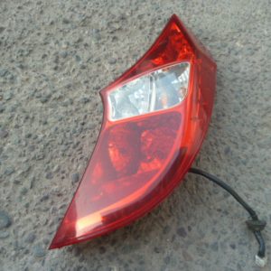 foco hyundai eon 2013 2014 2016 trasero copiloto – daños