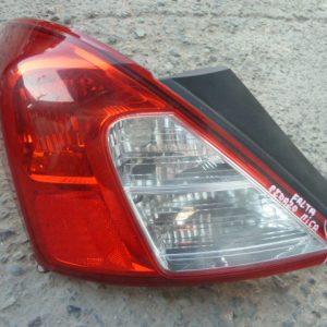 foco versa n17 2012 2018 trasero chofer quebrado