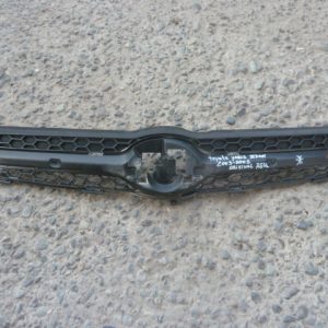 mascara toyota yaris sedan 2003 2004 2005 detalles