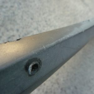 moldura mitsubishi l200 2016 2018 inferior de parach delant daños