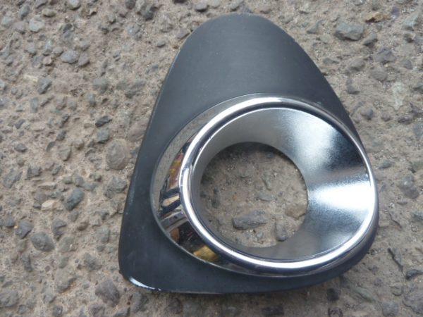 moldura tapa bisel neblinero avensis 2013 2014 2015 copiloto