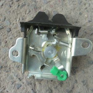 Chapa de maleta corolla brasil 2005 2007 maletero