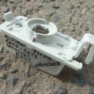 foco de patente nissan tiida 2006 2009 2013 hatchback