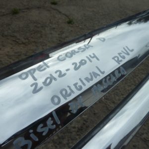 moldura opel corsa 2012 2013 2014 cromado de mascara daños