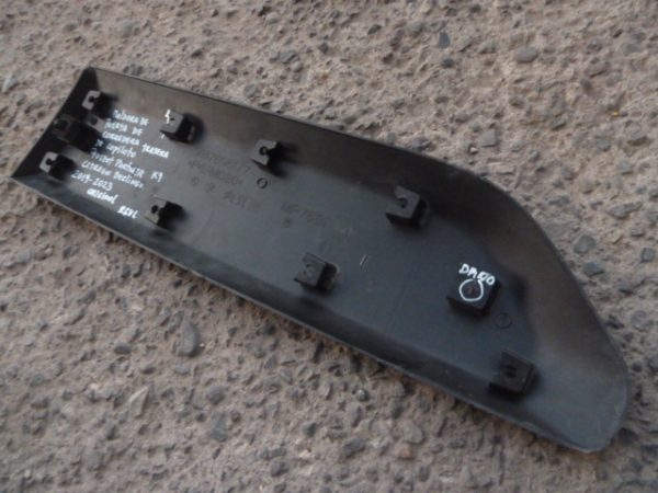 moldura partner k9 2019 2023 corredera tras copiloto daños - Imagen 4