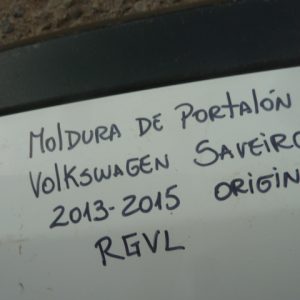 parachoque trasero central saveiro 2013 2015 moldura portalon