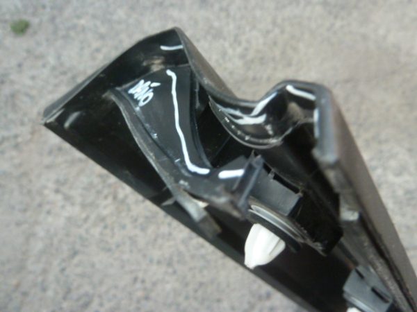 moldura mazda cx5 2018 2022  inferior puerta delant chofer daños - Imagen 4