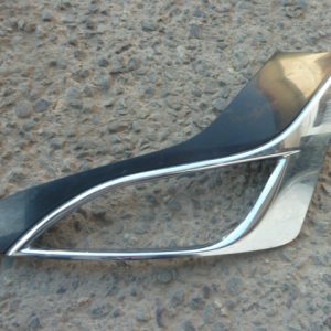 moldura tapa bisel neblinero xuv500 2016 2020 chofer daños