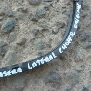 Mensula soporte chevrolet traverse 2010 2013 tras lateral chofer