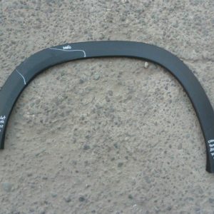 moldura chevrolet tracker 2021 2022 delantera chofer daños