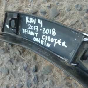 moldura toyota rav4 2017 2018 parach delantero chofer daños