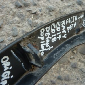 moldura rav4 2017 2018 parachoque delant copiloto daños