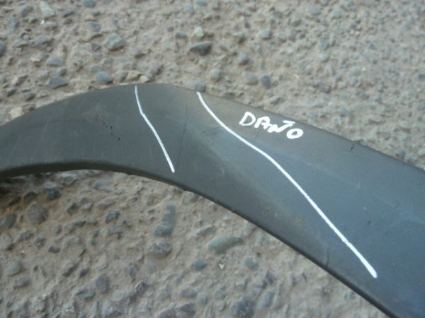 moldura seat arona 2021 2023 parach delantera copiloto daños - Imagen 2