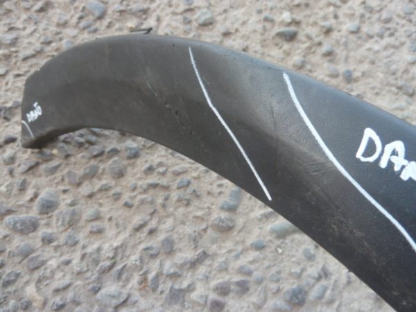 moldura seat arona 2021 2023 parach delantera copiloto daños - Imagen 4