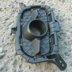 moldura tapa parachoque neblinero seltos 2019-21 copiloto daños