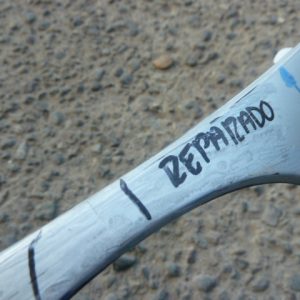 moldura bisel logo emblema toyota yaris 2019 2021 daños