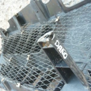 mascara mitsubishi montero 2003 2004 2005 2006 daño