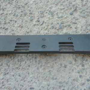 moldura porta patente mitsubishi l200 2020 2023 daños