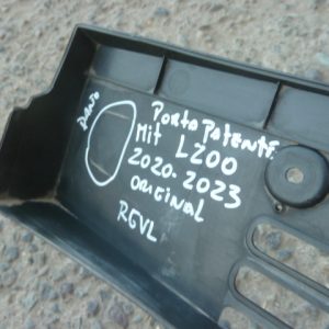 moldura porta patente mitsubishi l200 2020 2023 daños