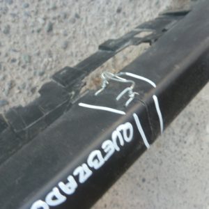 parachoque inferior chevrolet tracker 2021 2023 – daños