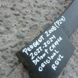 Moldura peugeot 2008 p24 2022 2024 tapabarro del chofer daños