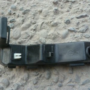 Mensula soporte kia soul 2015 2018 tapabarro delantero copiloto