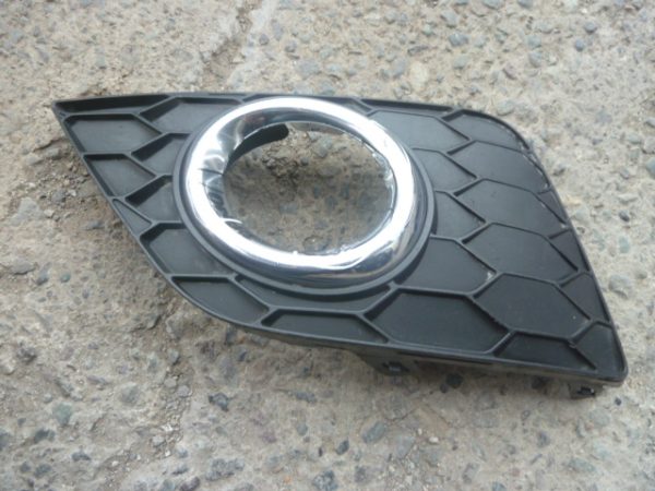 moldura tapa bisel neblinero sentra b17 2017-19 chofer daños