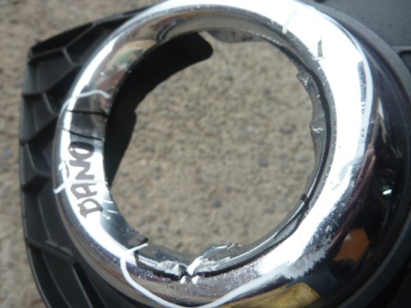 moldura tapa bisel neblinero sentra b17 2017-19 chofer daños - Imagen 3