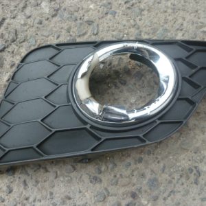 moldura tapa bisel neblinero sentra b17 2017-19 copiloto daños